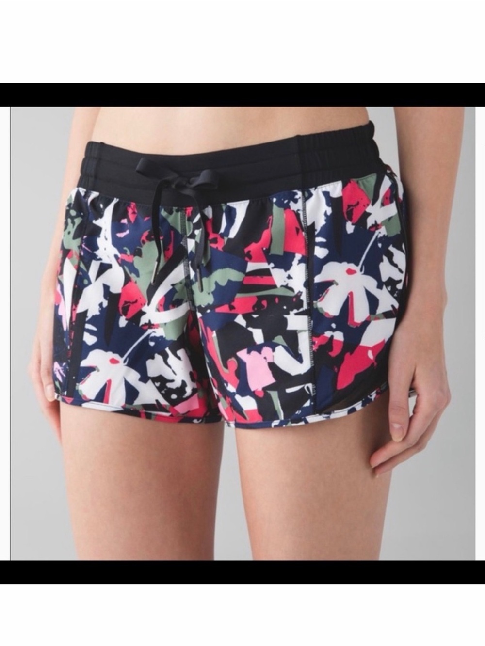 Lululemon Hotty Hot Shorts Pop Cut Boom Juice